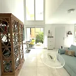 2 Bedroom Flat With Garden In Apartmán