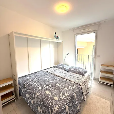 Διαμέρισμα 2 Bedroom Flat With Garden In Αντίμπ